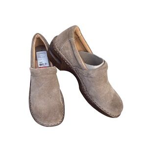 B O C Tan Suede Slip-On Nursing Clogs‎ Women’s Size 10